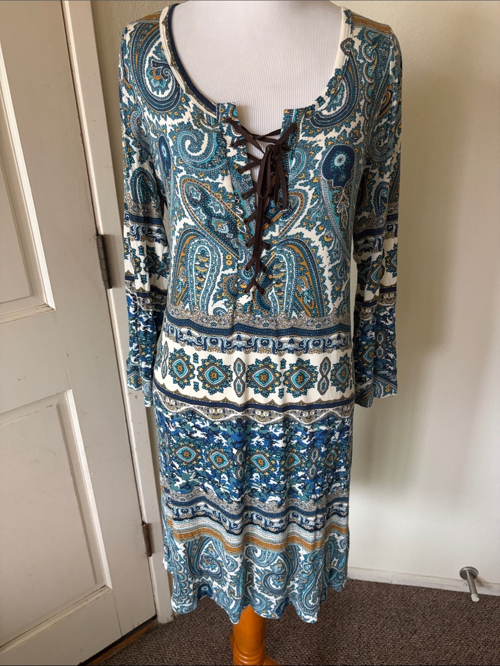 Velvet by Graham and Spencer Paisley Lace-Up Midi Dress in Teal and White